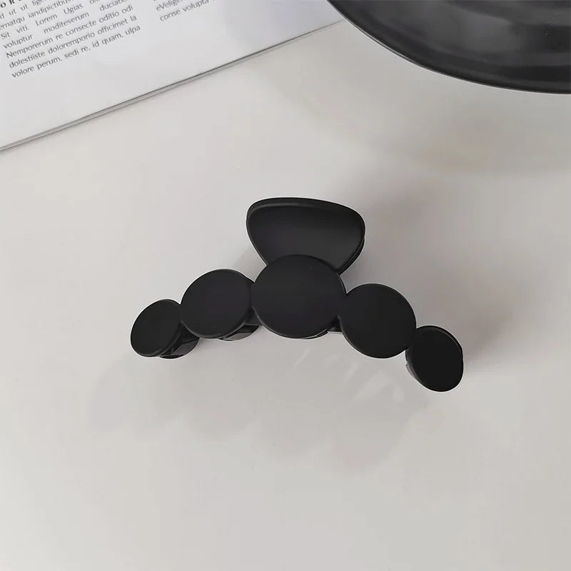 Elegant Black Geometric Hair Claw